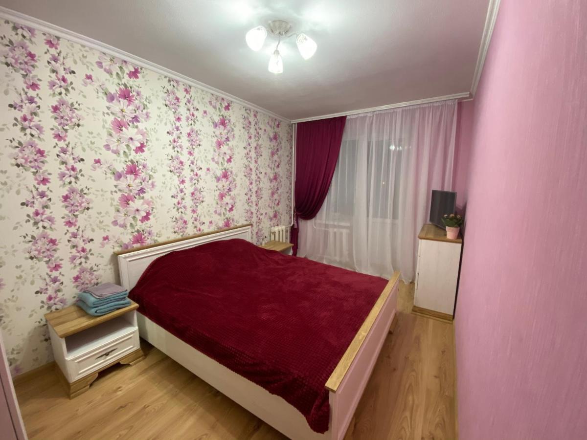 Затишна 2-Х Кімнатна Квартира - Дім Camenița Exterior foto